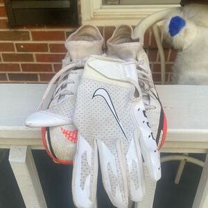 Nike White and Red Outdoor Sports Gloves
